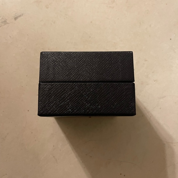 Prada bracelet box - Picture 2 of 2